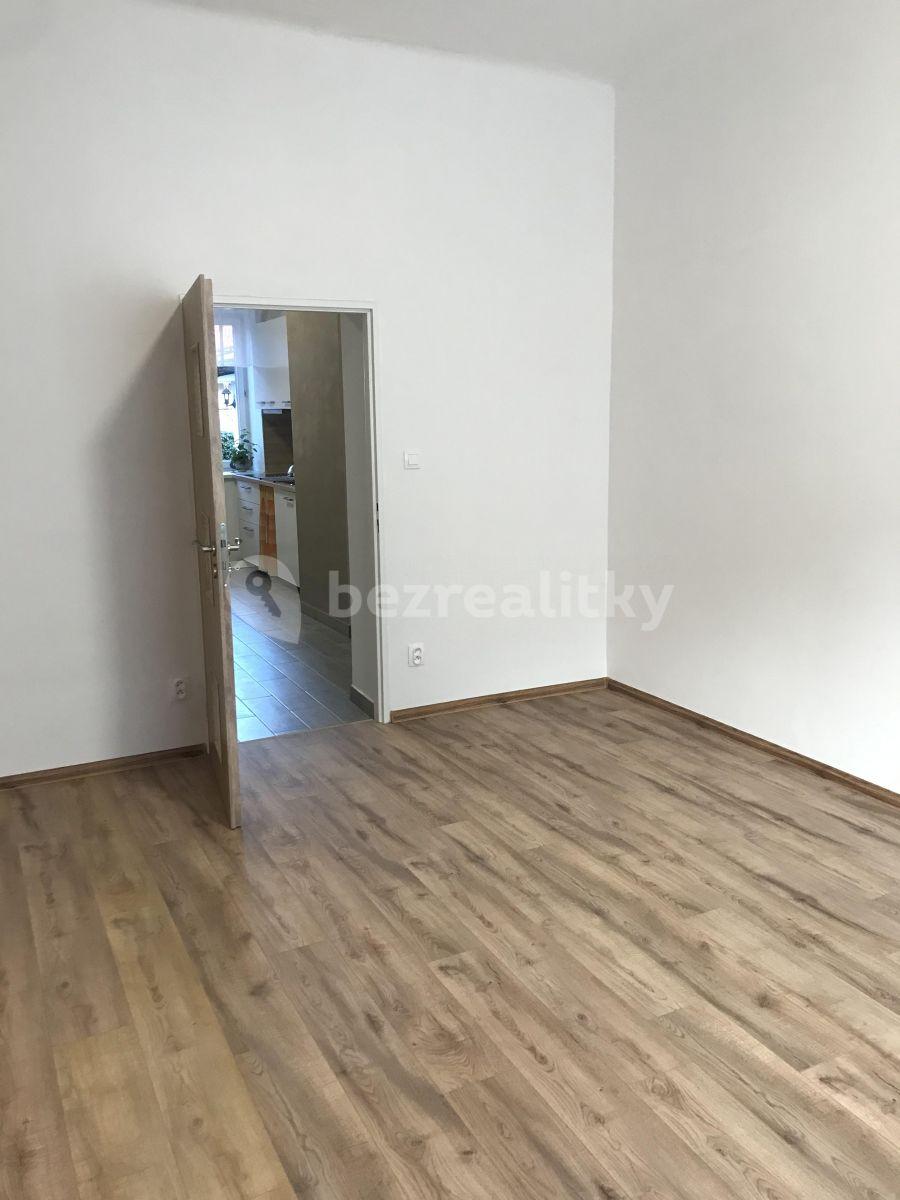 Prenájom bytu 2-izbový 60 m², Roháčova, Tábor, Jihočeský kraj