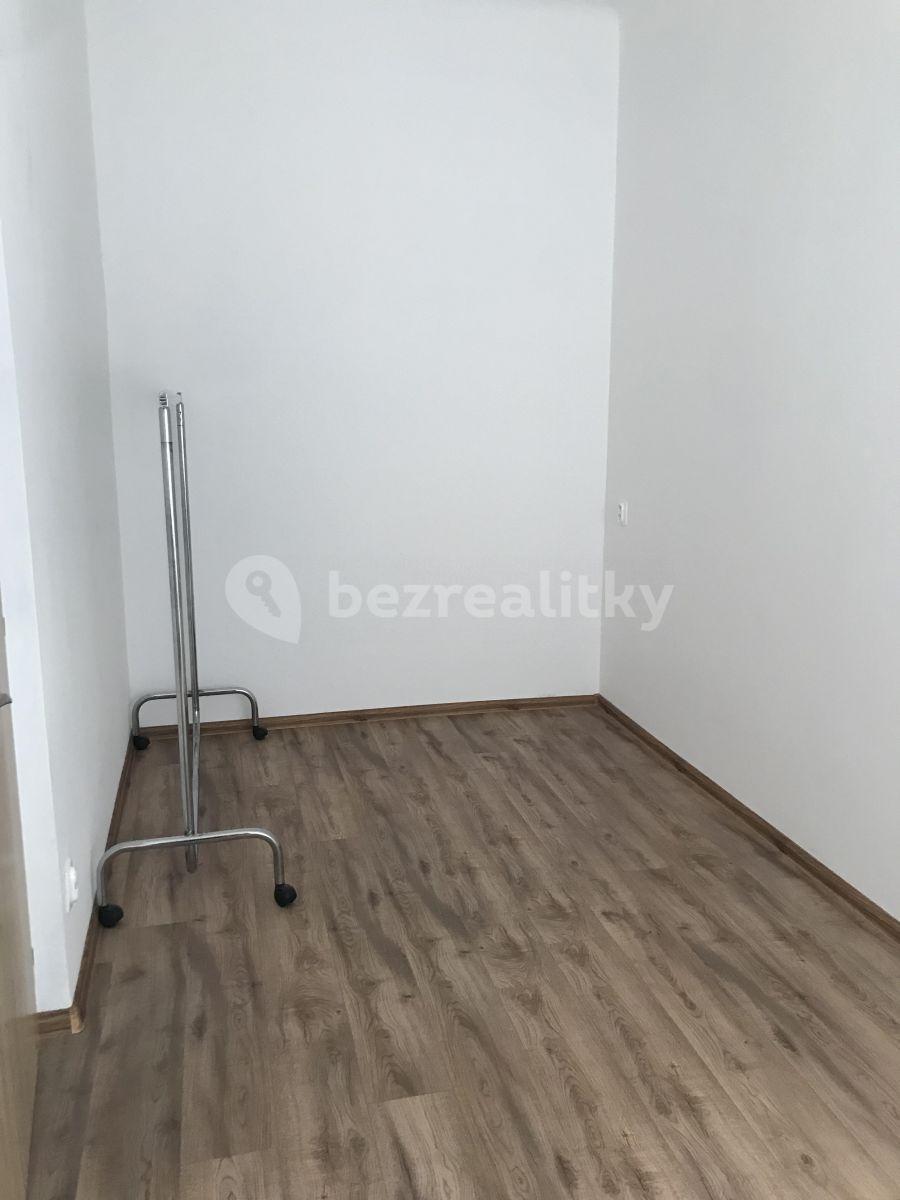 Prenájom bytu 2-izbový 60 m², Roháčova, Tábor, Jihočeský kraj