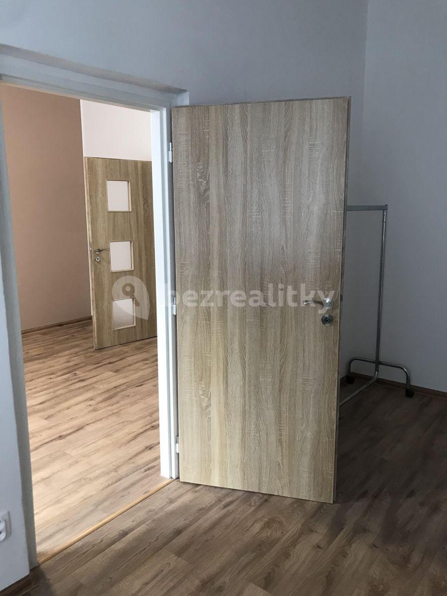 Prenájom bytu 2-izbový 60 m², Roháčova, Tábor, Jihočeský kraj