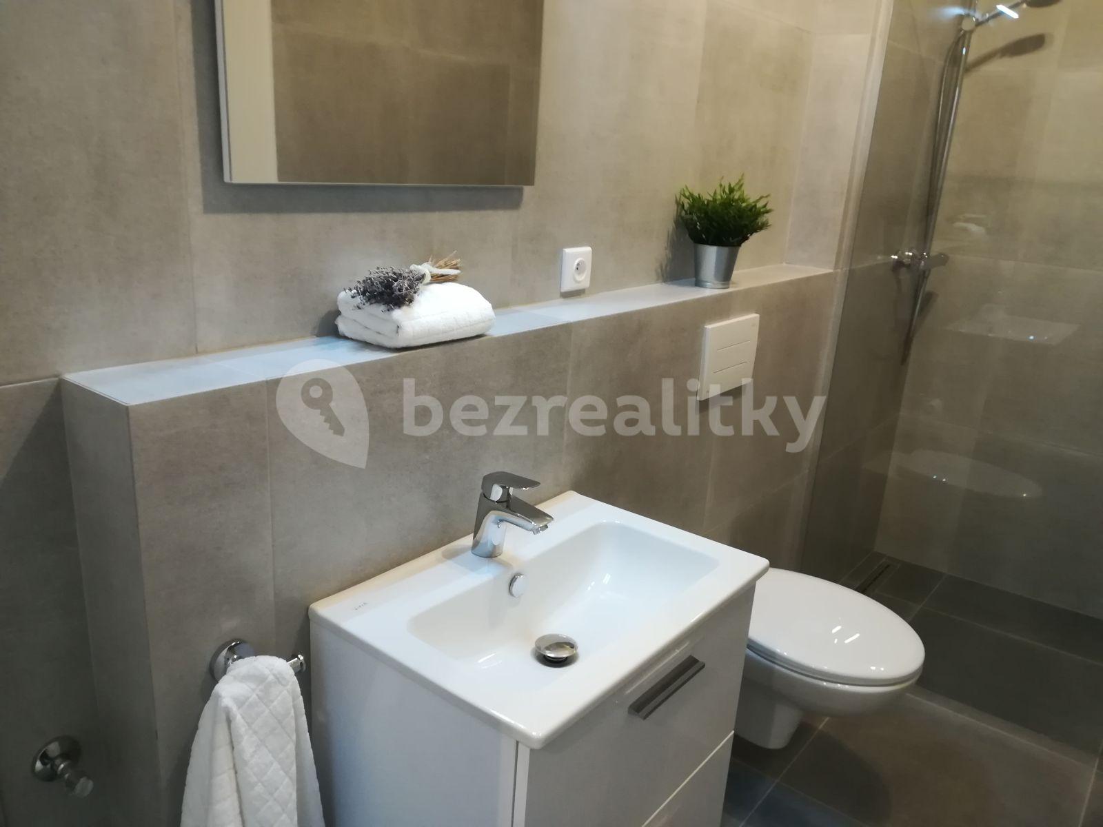 Prenájom bytu 2-izbový 47 m², Kloučkova, Rakovník, Středočeský kraj