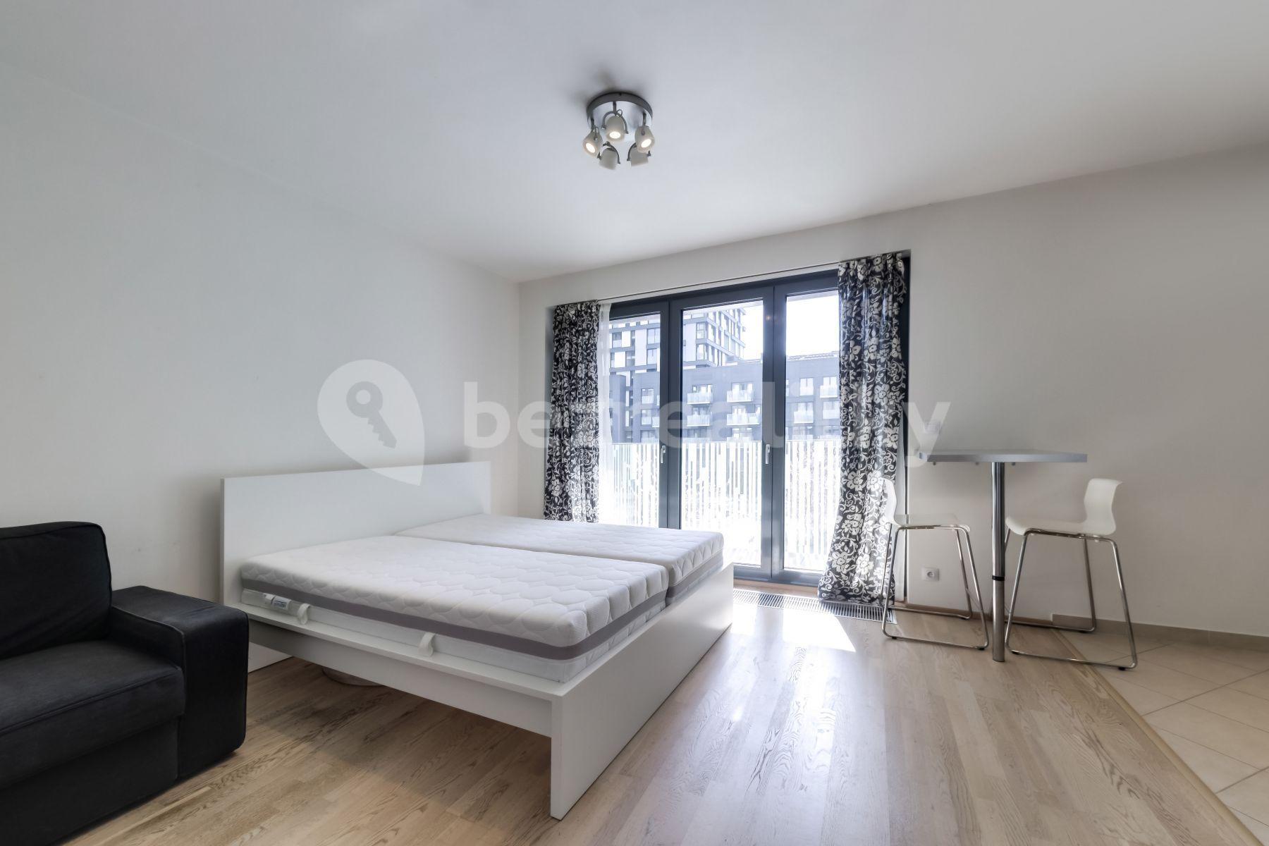 Prenájom bytu 1-izbový 37 m², Olšanská, Praha, Praha