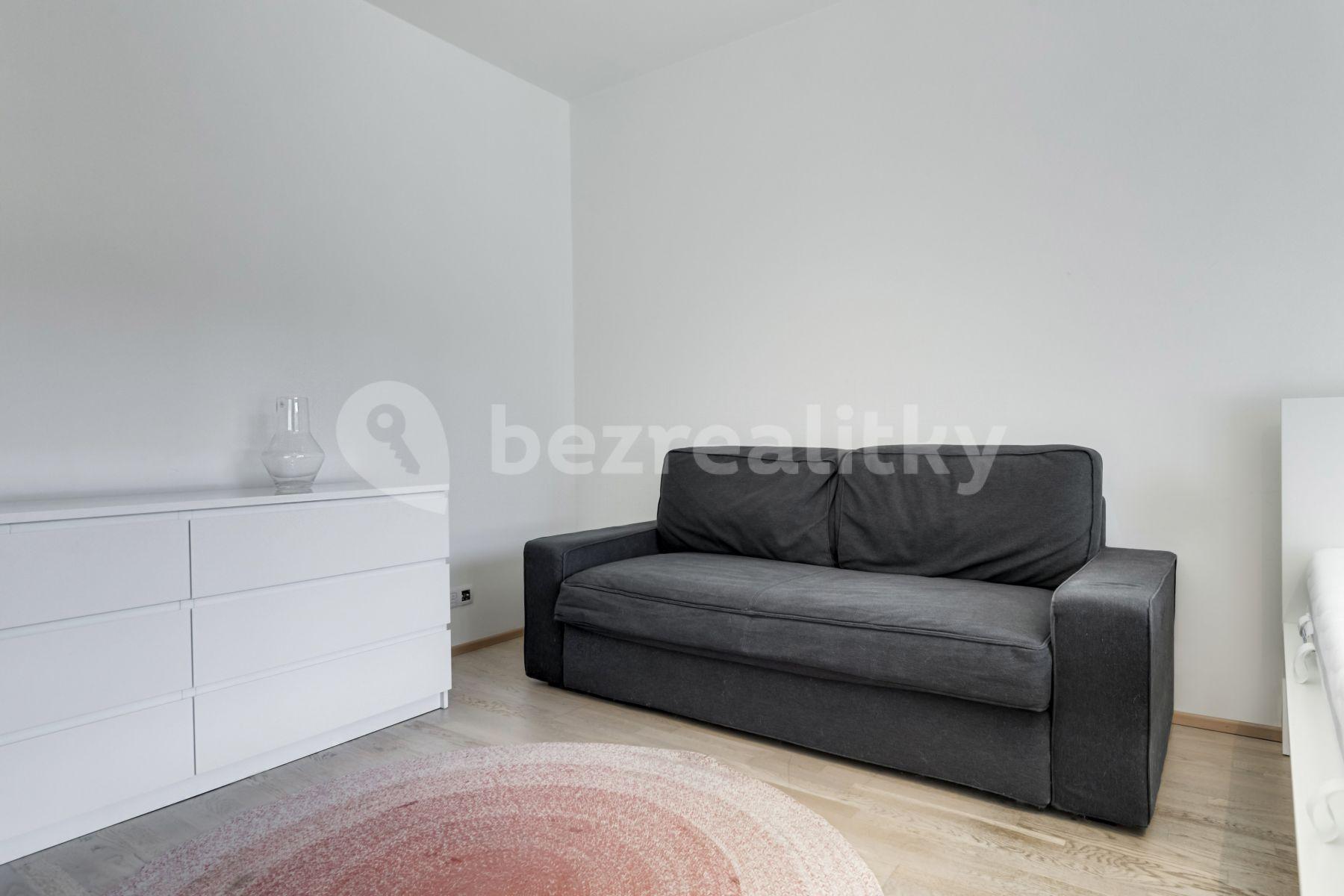 Prenájom bytu 1-izbový 37 m², Olšanská, Praha, Praha