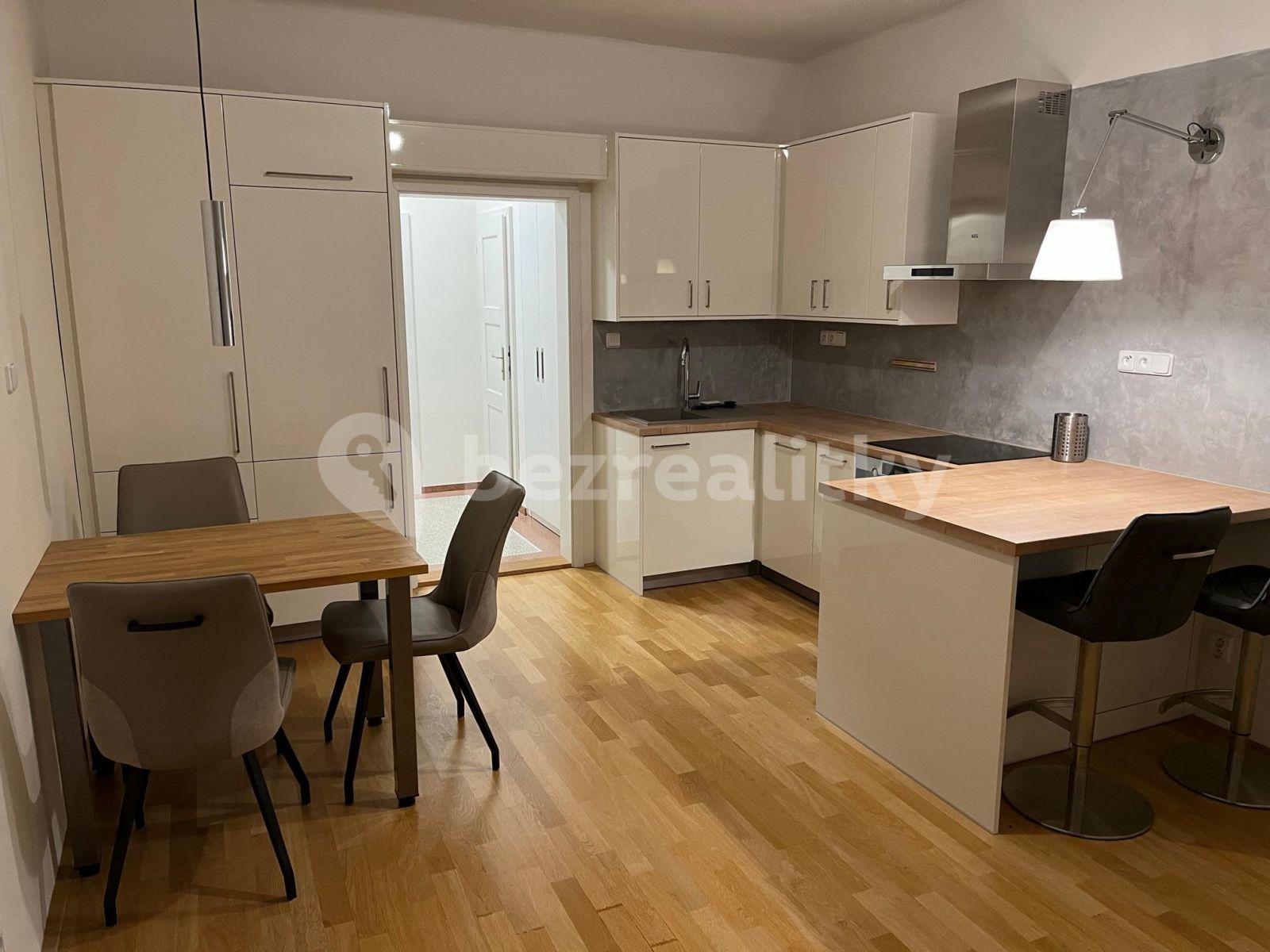 Prenájom bytu 2-izbový 47 m², Kouřimská, Praha, Praha