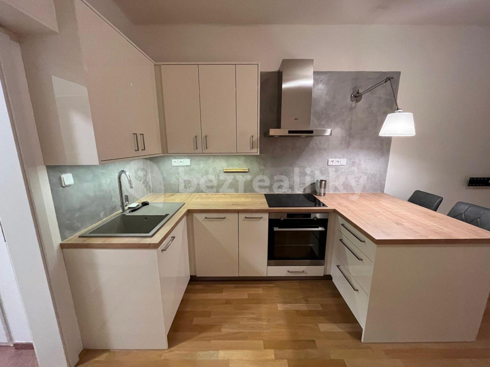 Prenájom bytu 2-izbový 47 m², Kouřimská, Praha, Praha