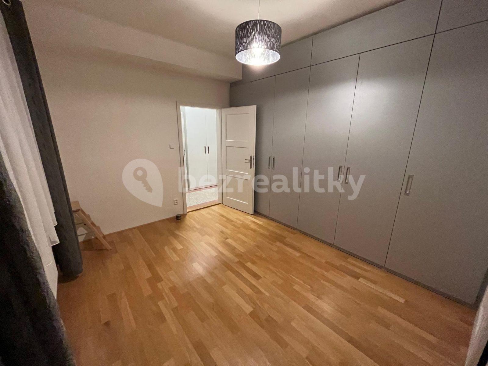 Prenájom bytu 2-izbový 47 m², Kouřimská, Praha, Praha