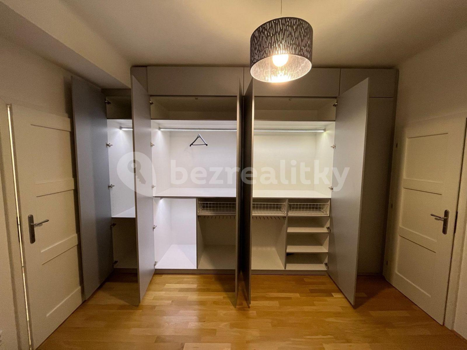 Prenájom bytu 2-izbový 47 m², Kouřimská, Praha, Praha