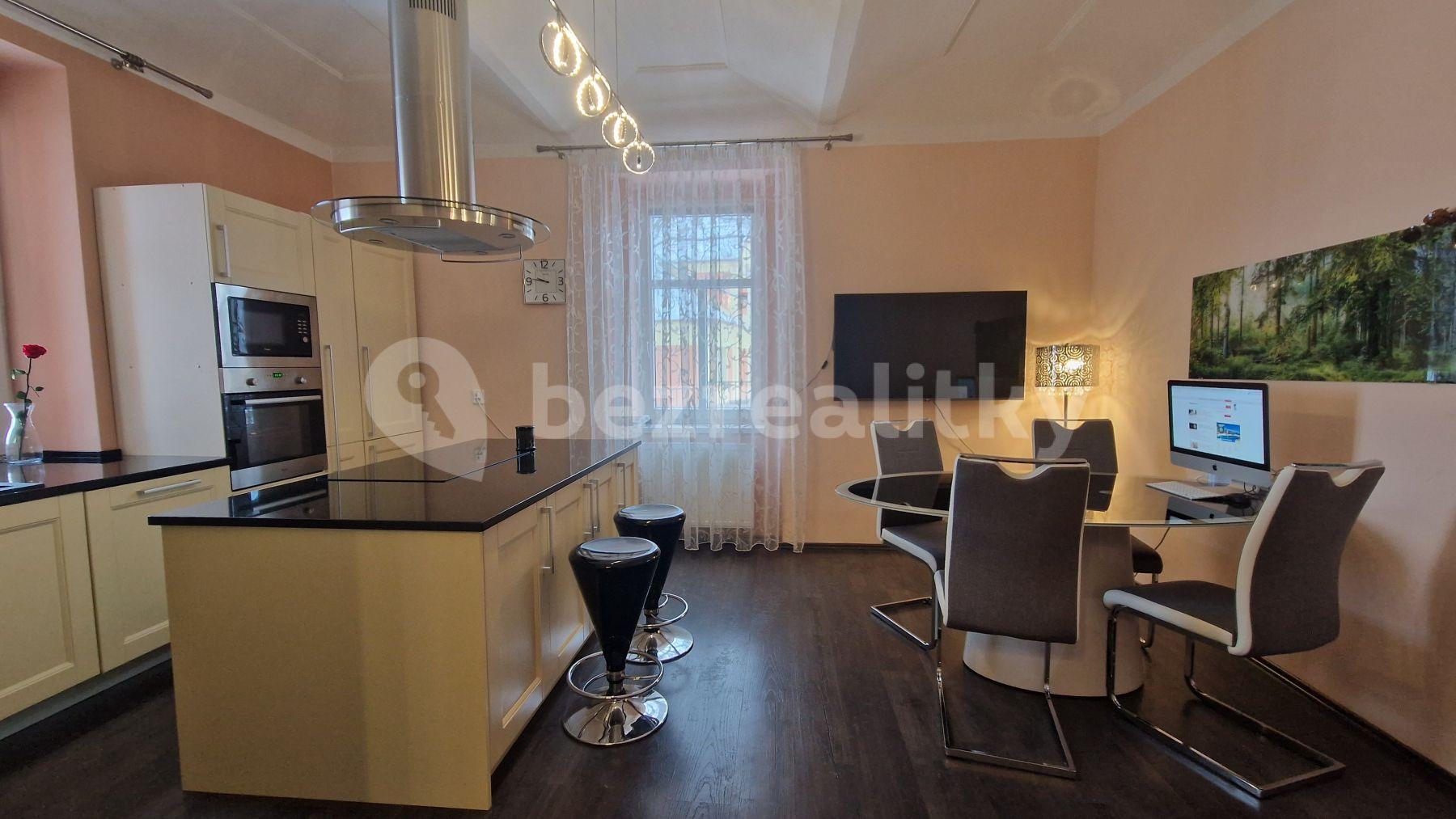 Predaj domu 360 m², pozemek 537 m², Přátelství, Praha, Praha