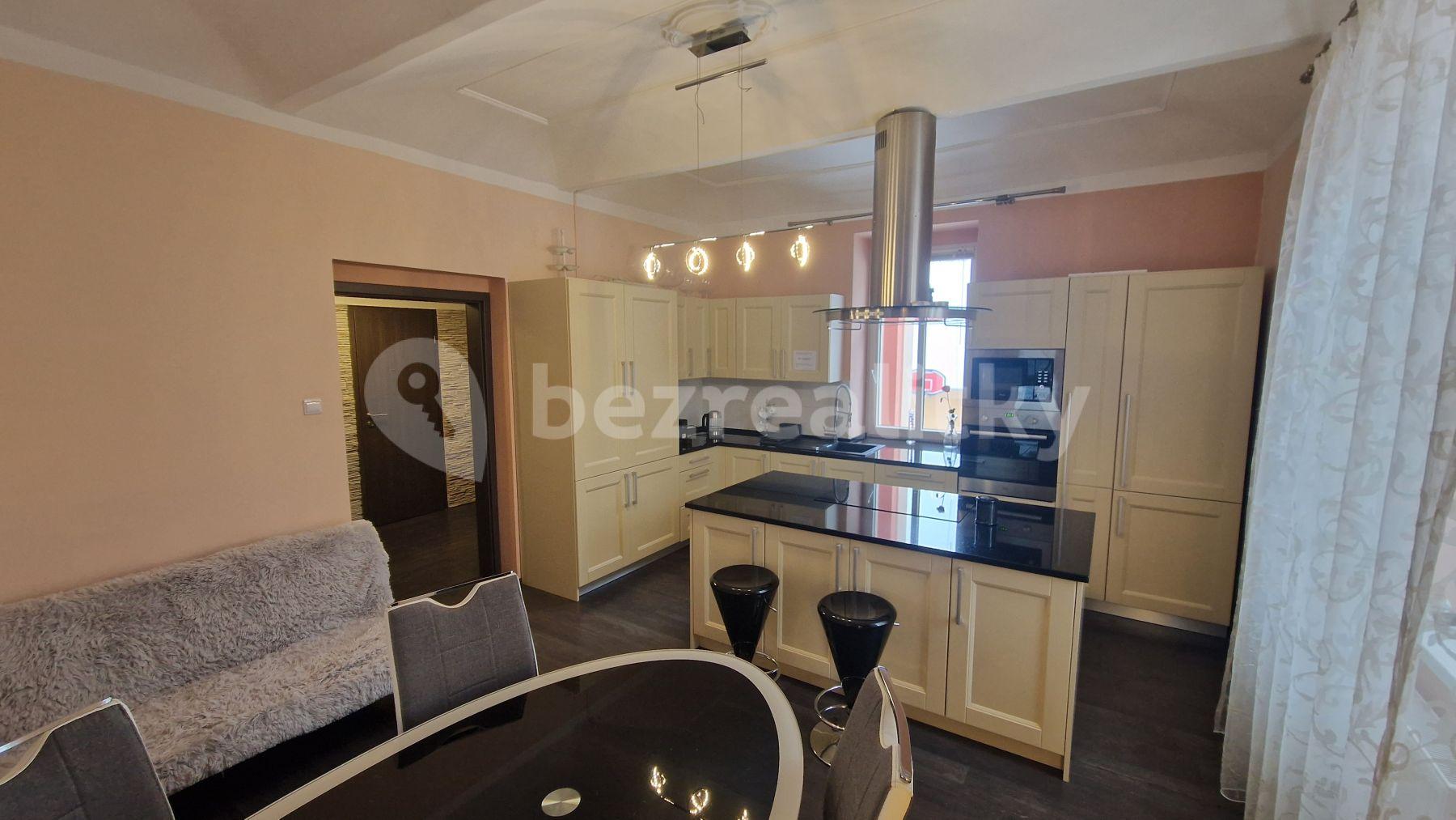 Predaj domu 360 m², pozemek 537 m², Přátelství, Praha, Praha