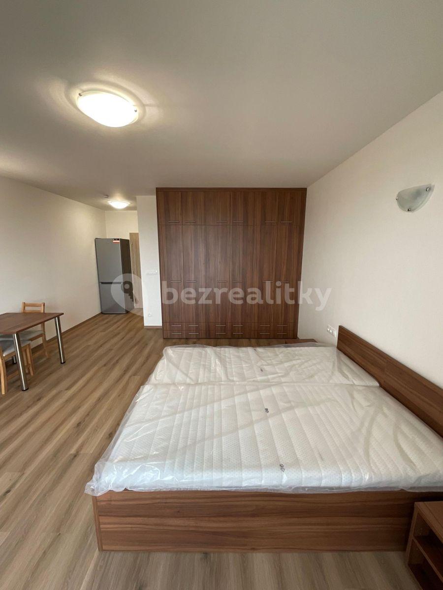 Prenájom bytu 1-izbový 40 m², Jihlava, Kraj Vysočina