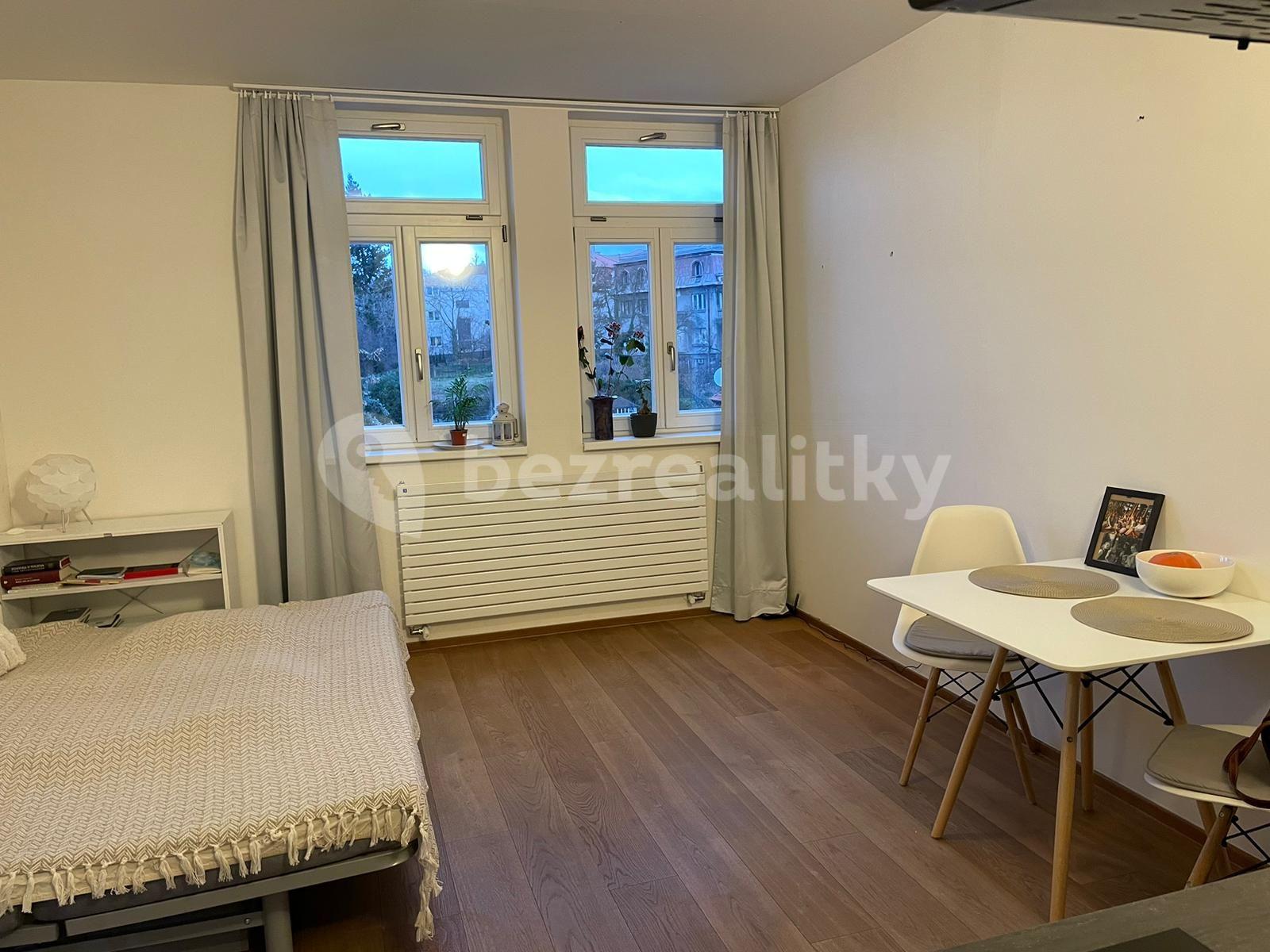 Prenájom bytu Garsoniéra 25 m², Svatoslavova, Praha, Praha