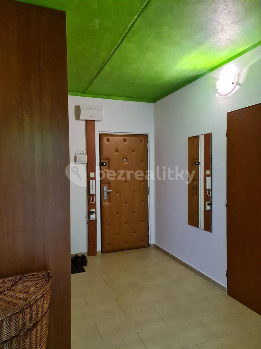 Prenájom bytu 2-izbový 65 m², Kpt. Nálepky, Louny, Ústecký kraj