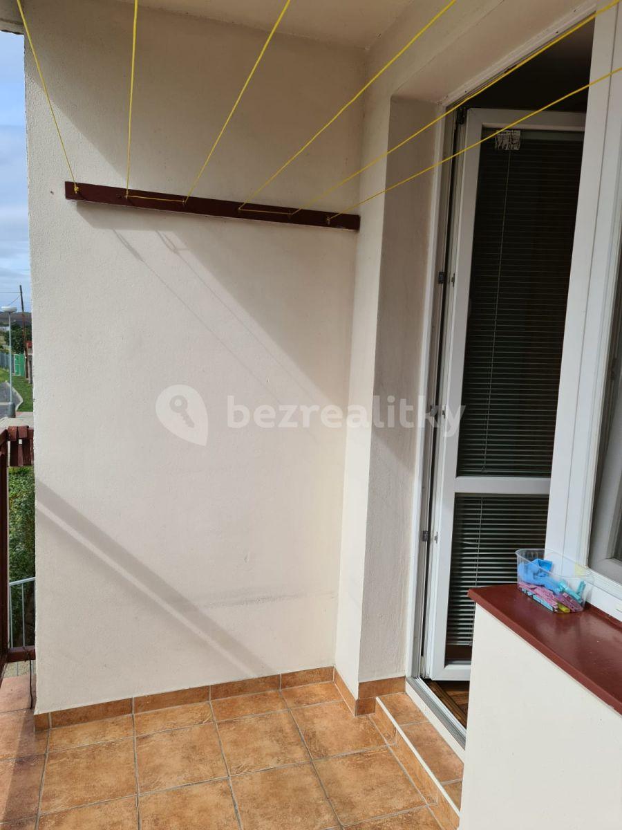 Prenájom bytu 2-izbový 65 m², Kpt. Nálepky, Louny, Ústecký kraj