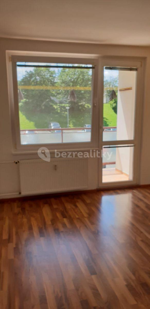 Prenájom bytu 2-izbový 65 m², Kpt. Nálepky, Louny, Ústecký kraj