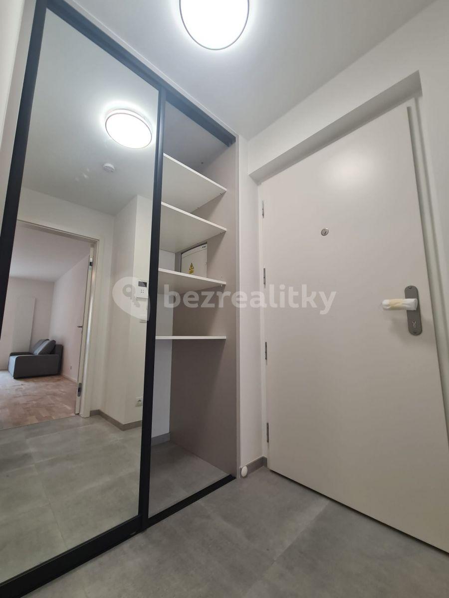 Prenájom bytu 1-izbový 35 m², Praha, Praha