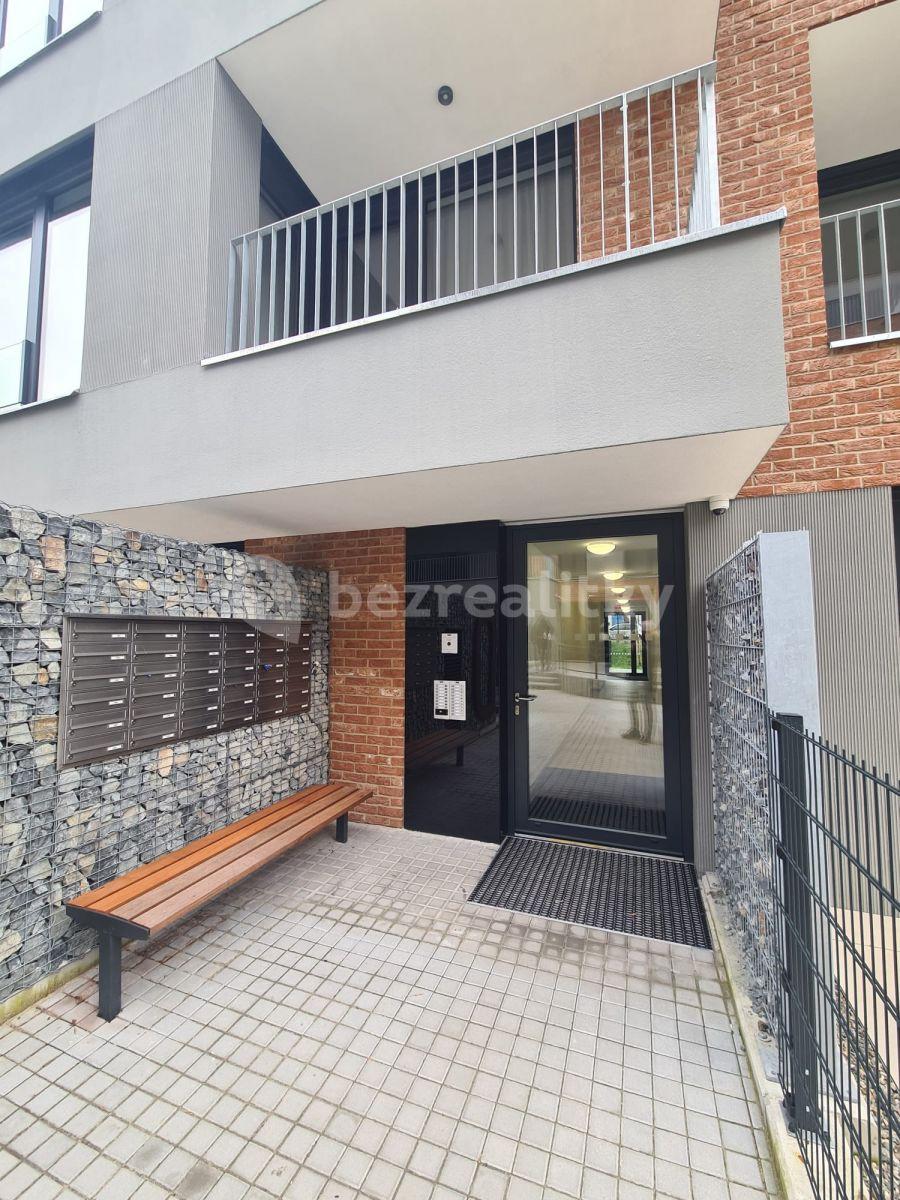 Prenájom bytu 1-izbový 35 m², Praha, Praha