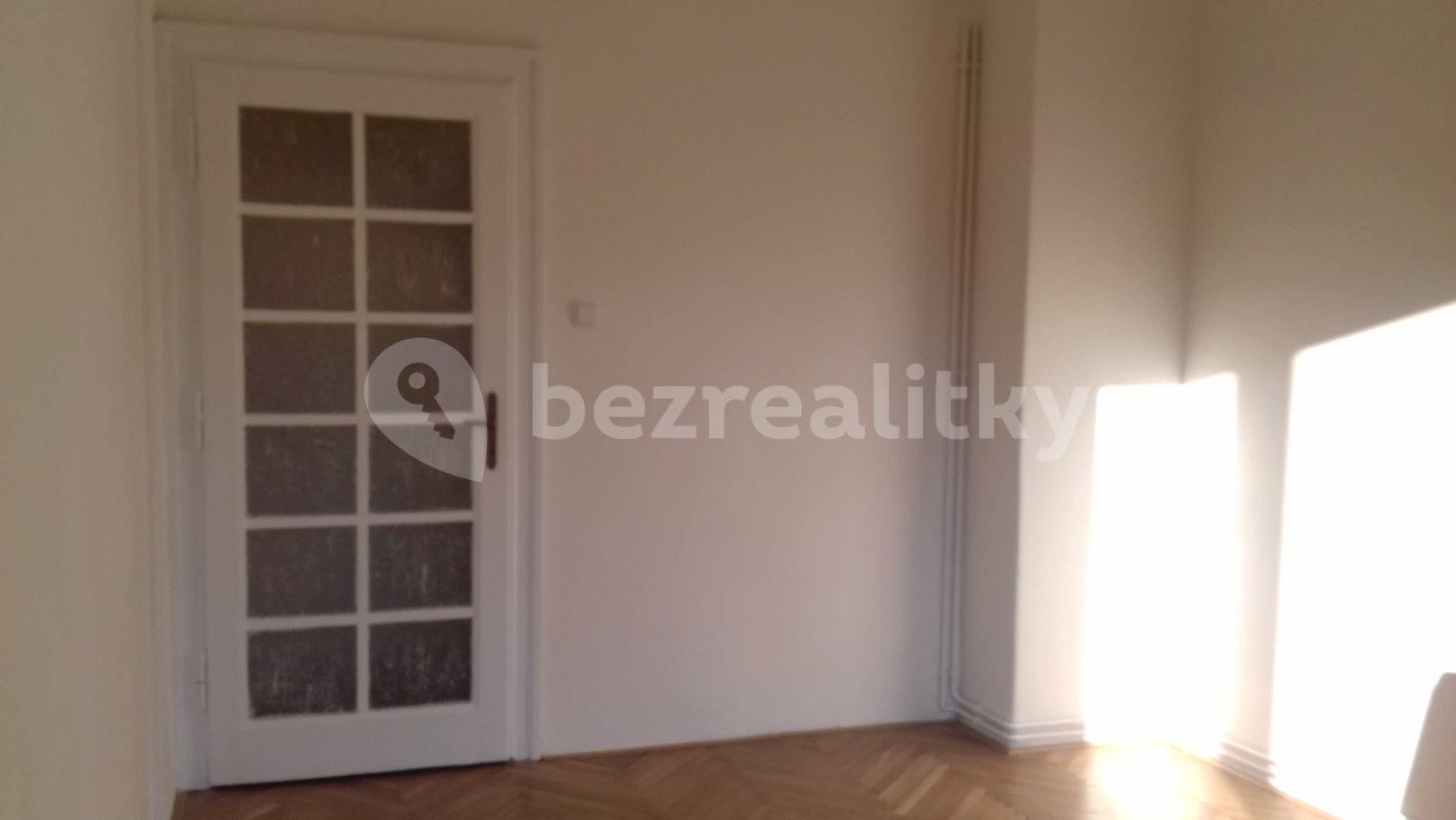 Prenájom bytu 1-izbový 40 m², Slezská, Praha, Praha