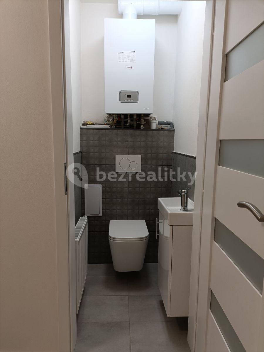 Prenájom bytu Garsoniéra 32 m², Seifertova, Praha, Praha