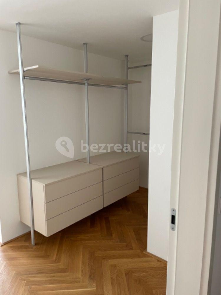 Prenájom bytu 3-izbový 172 m², Hradešínská, Praha, Praha