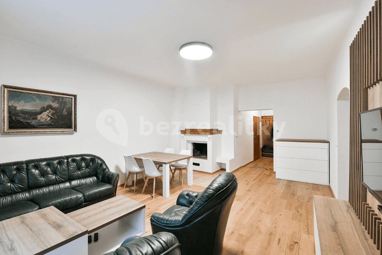 Prenájom bytu 4-izbový 196 m², Anenská, Praha, Praha