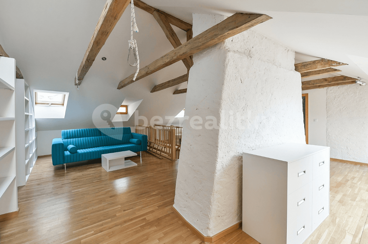 Prenájom bytu 4-izbový 196 m², Anenská, Praha, Praha