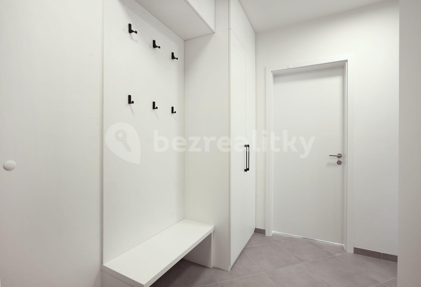 Prenájom bytu 2-izbový 52 m², Svitákova, Praha, Praha