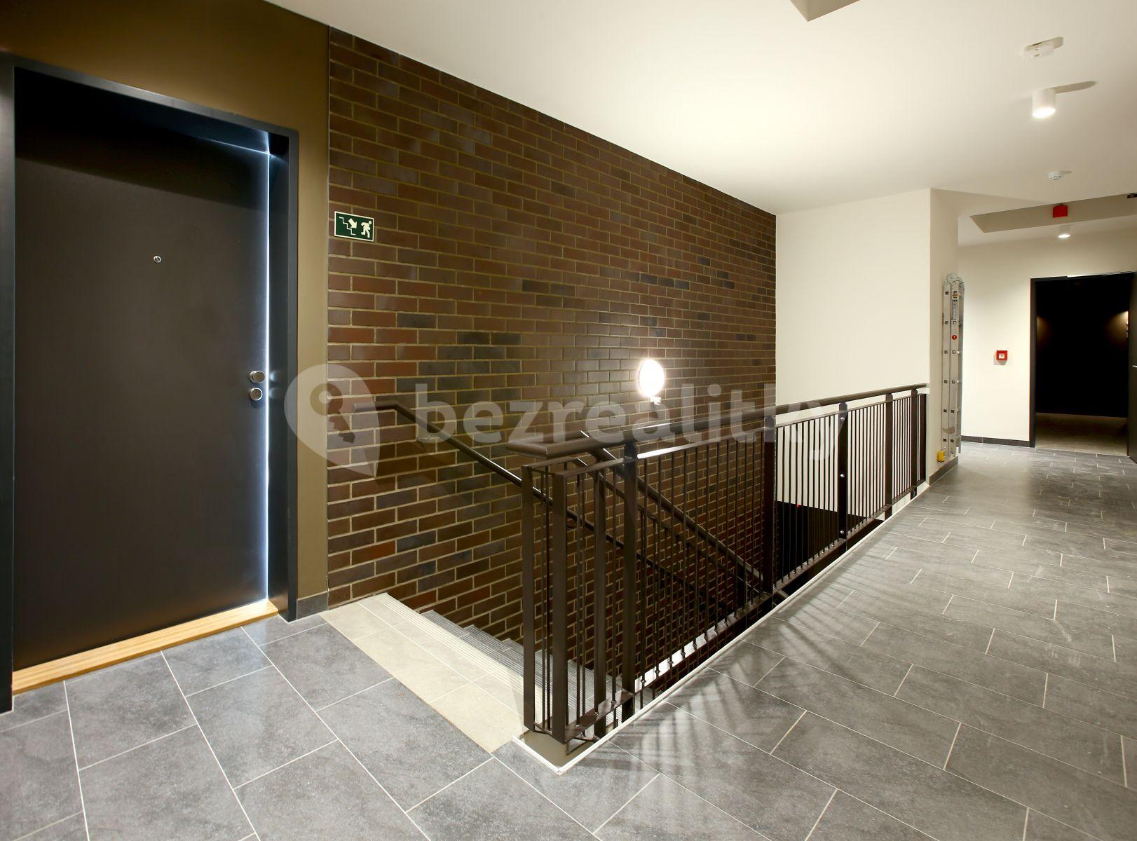 Prenájom bytu 2-izbový 52 m², Svitákova, Praha, Praha