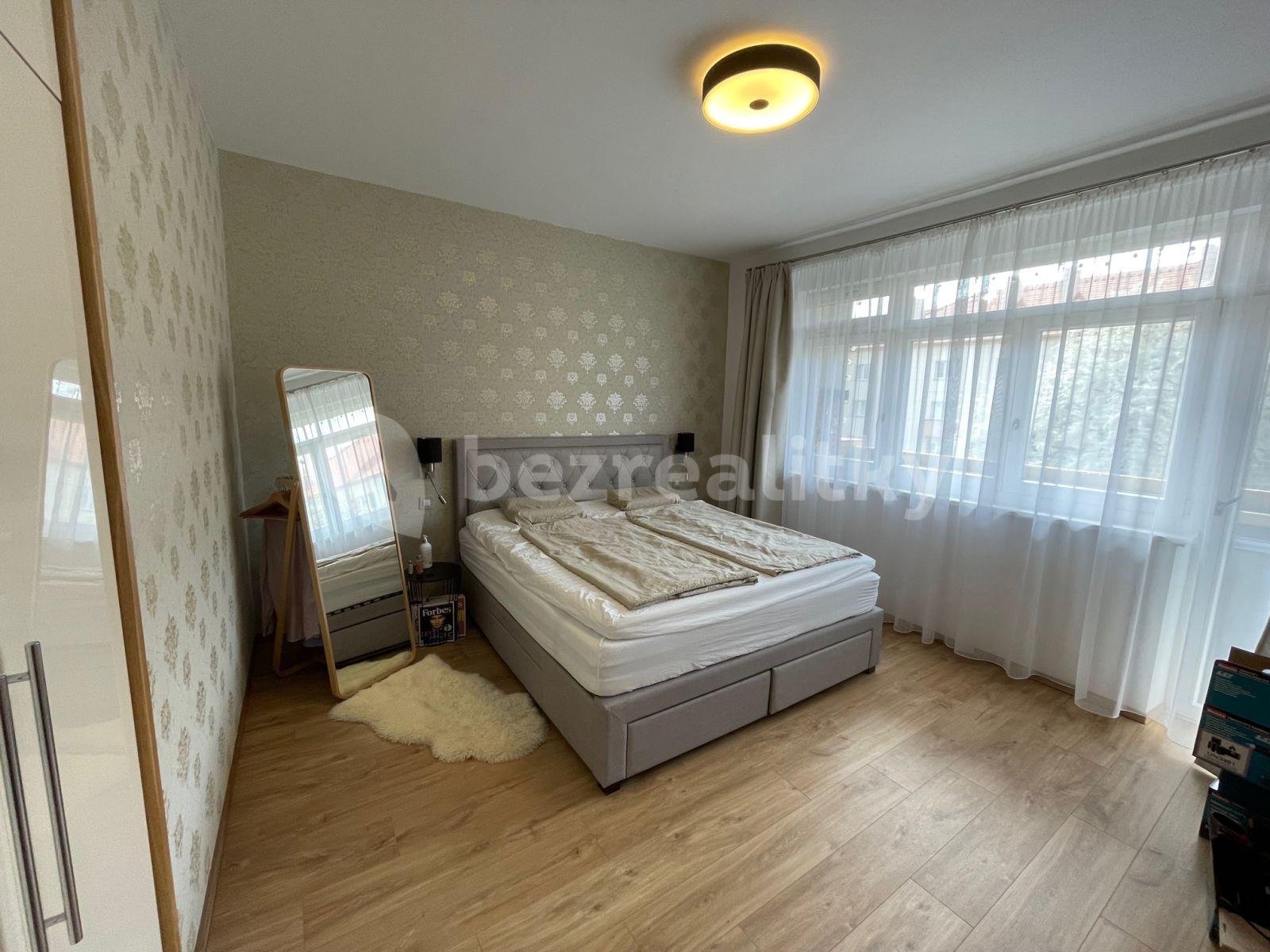 Prenájom bytu 2-izbový 49 m², Kišiněvská, Praha, Praha