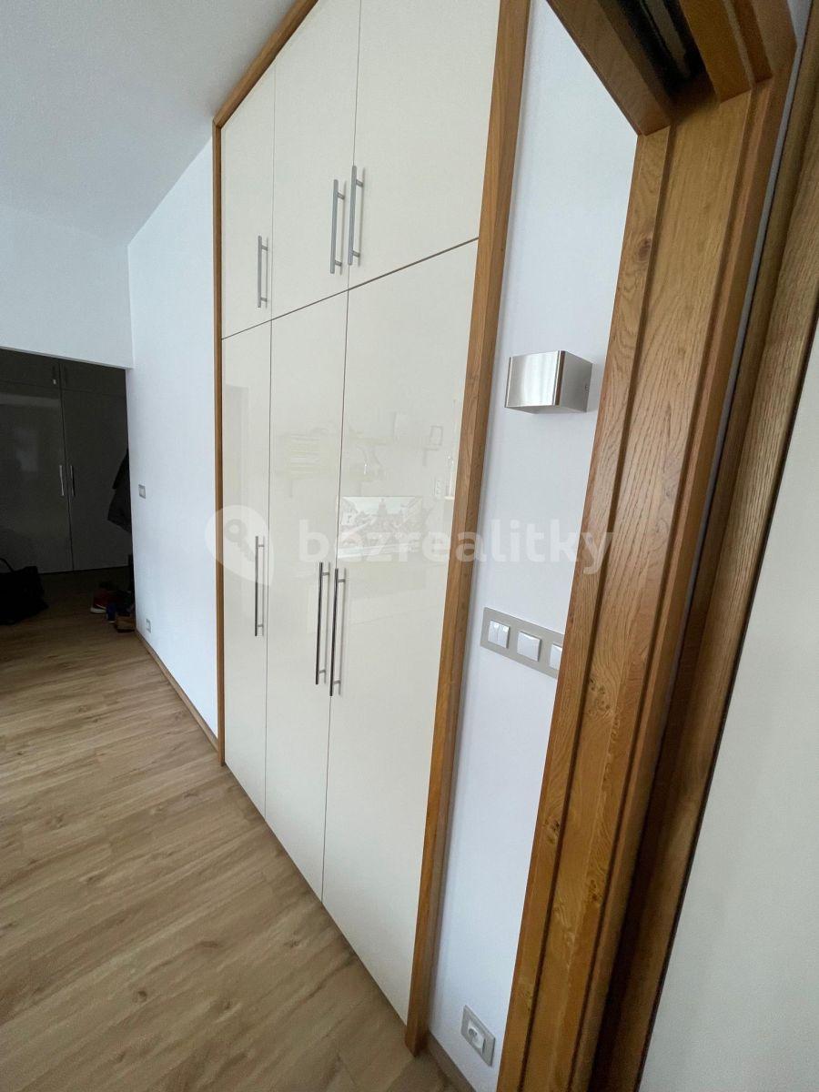 Prenájom bytu 2-izbový 49 m², Kišiněvská, Praha, Praha