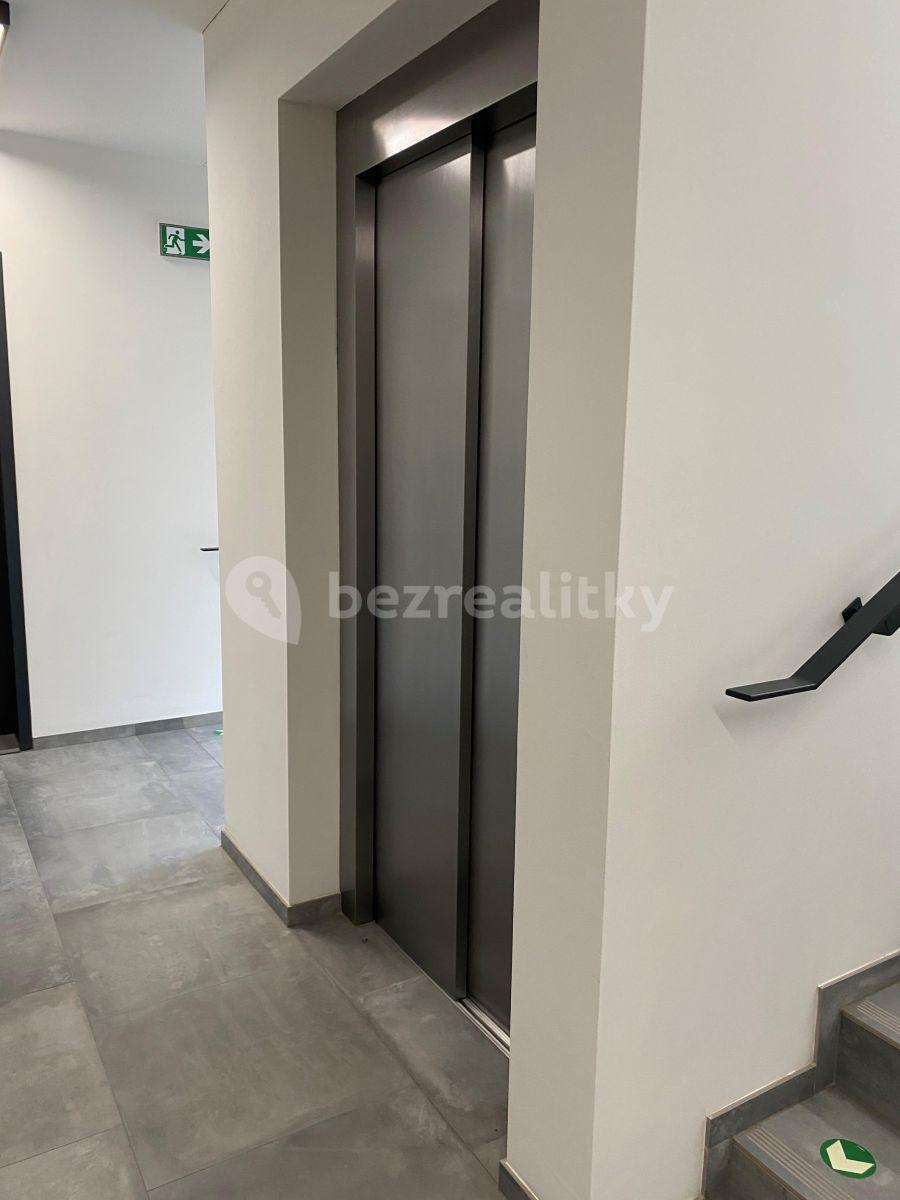 Prenájom bytu 1-izbový 45 m², Praha, Praha