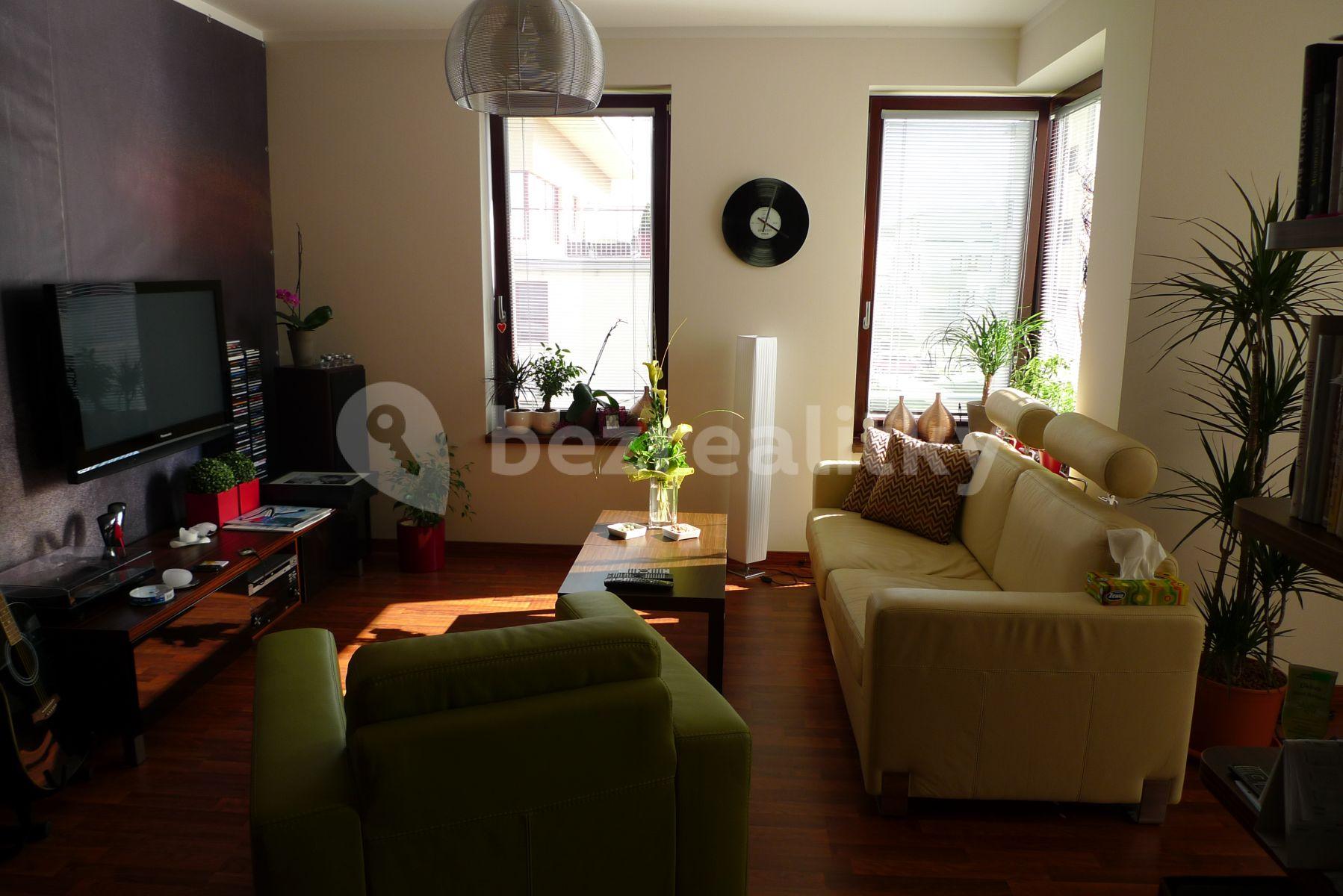 Prenájom bytu 3-izbový 84 m², Dragounská, Praha, Praha