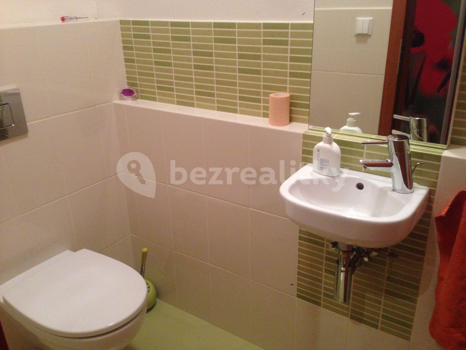 Prenájom bytu 3-izbový 84 m², Dragounská, Praha, Praha