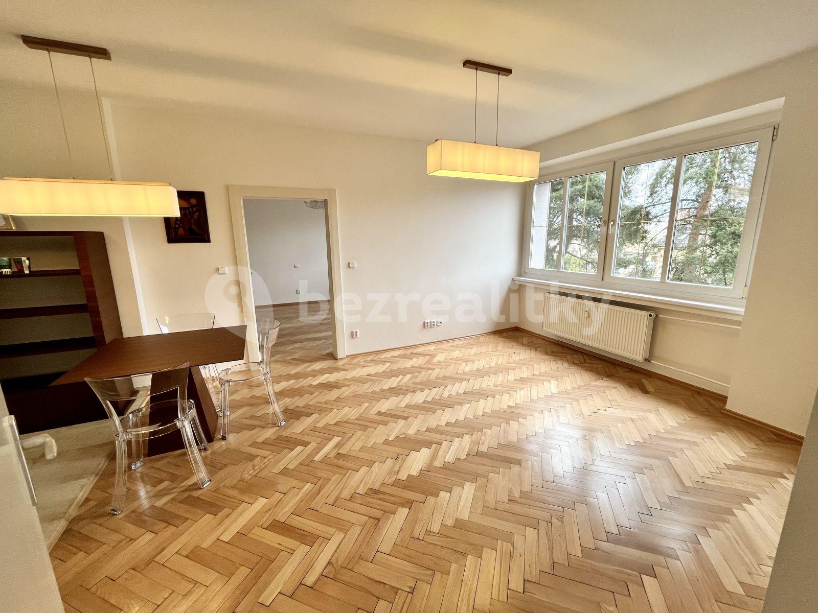 Prenájom bytu 2-izbový 64 m², Josefa Čapka, Kladno, Středočeský kraj