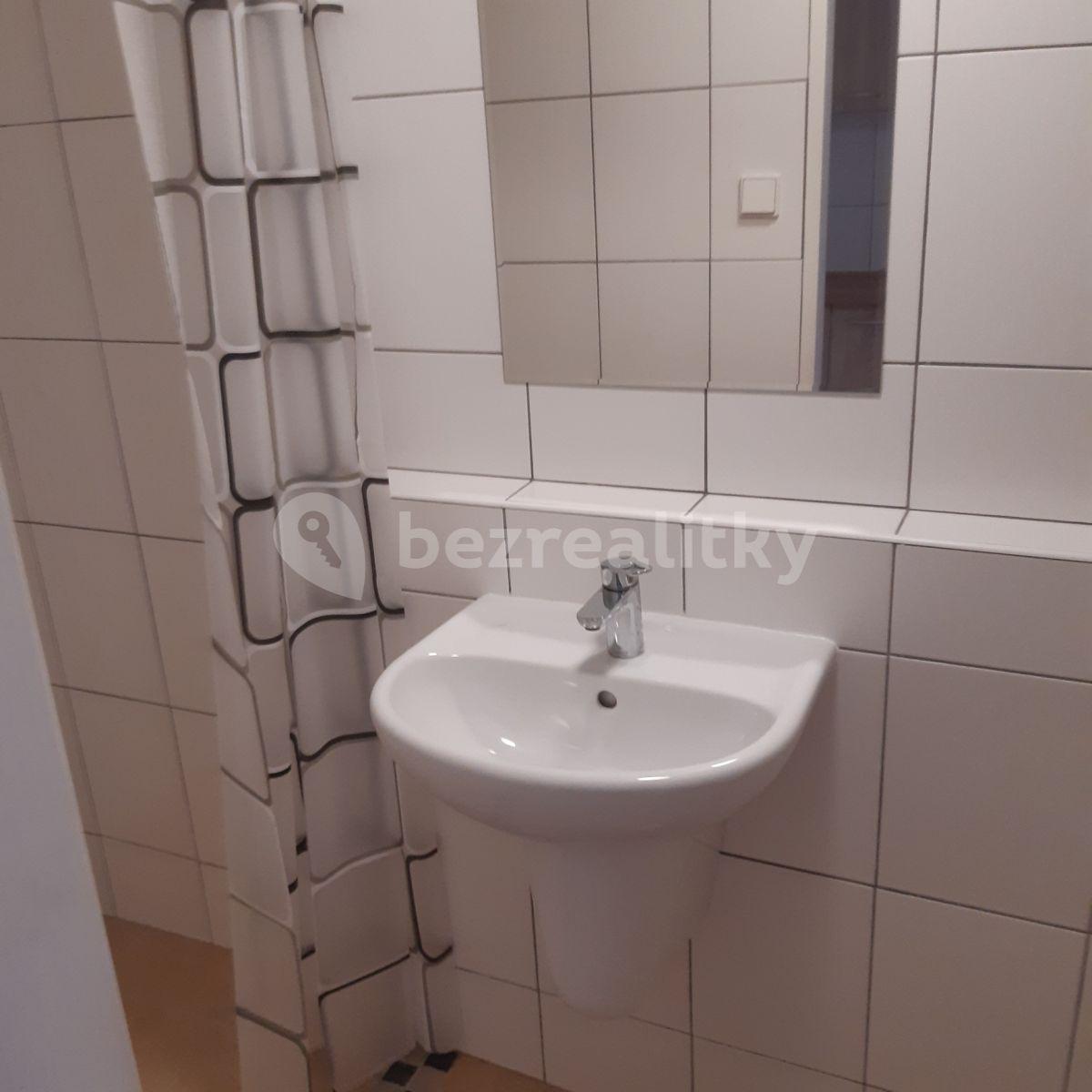 Prenájom bytu 1-izbový 34 m², Slivenecká, Praha, Praha