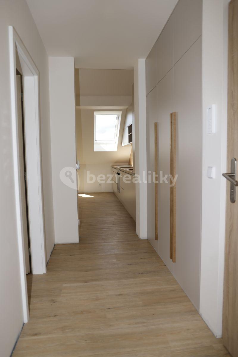 Prenájom bytu 2-izbový 55 m², Šatrova, Praha, Praha