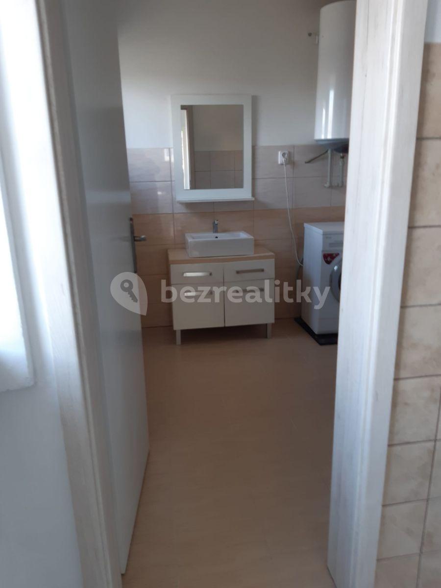 Prenájom bytu 2-izbový 70 m², Ústecká, Povrly, Ústecký kraj