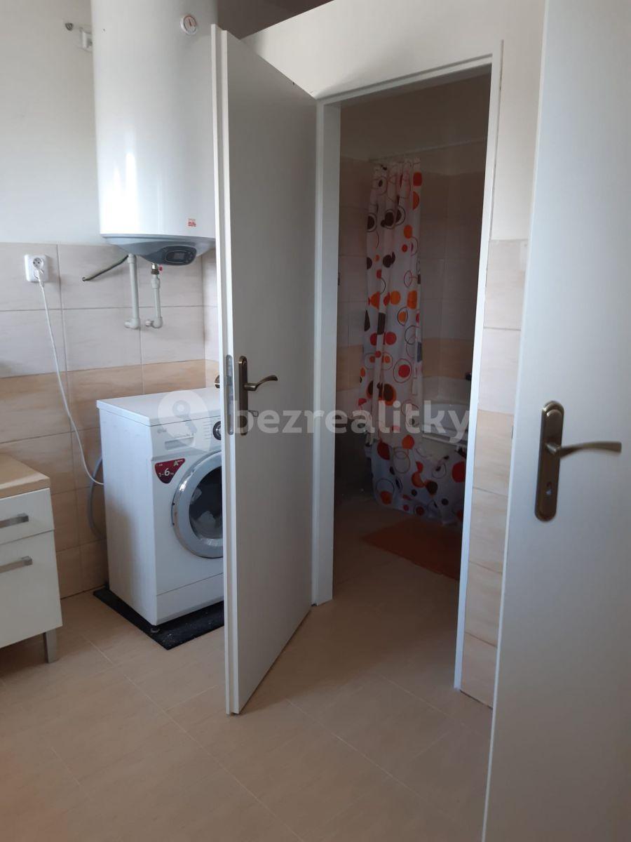 Prenájom bytu 2-izbový 70 m², Ústecká, Povrly, Ústecký kraj