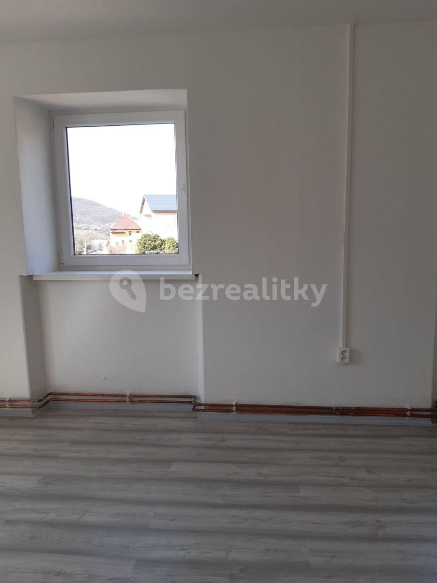 Prenájom bytu 2-izbový 70 m², Ústecká, Povrly, Ústecký kraj