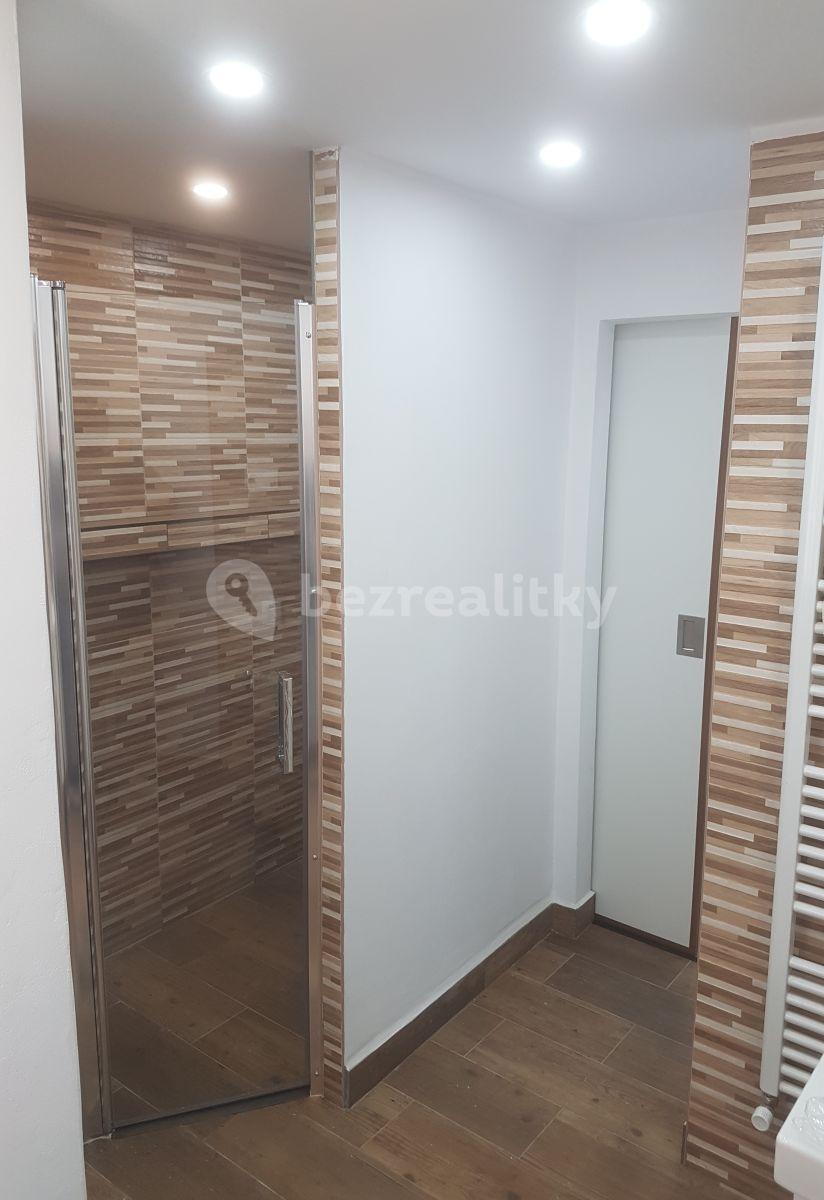 Prenájom bytu 2-izbový 56 m², Leoše Janáčka, Jihlava, Kraj Vysočina