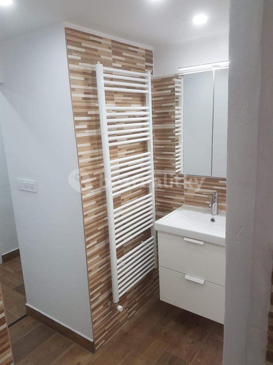 Prenájom bytu 2-izbový 56 m², Leoše Janáčka, Jihlava, Kraj Vysočina