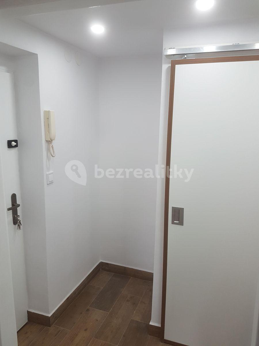 Prenájom bytu 2-izbový 56 m², Leoše Janáčka, Jihlava, Kraj Vysočina