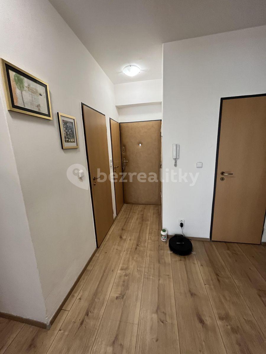 Prenájom bytu 3-izbový 70 m², U Bazénu, Praha, Praha