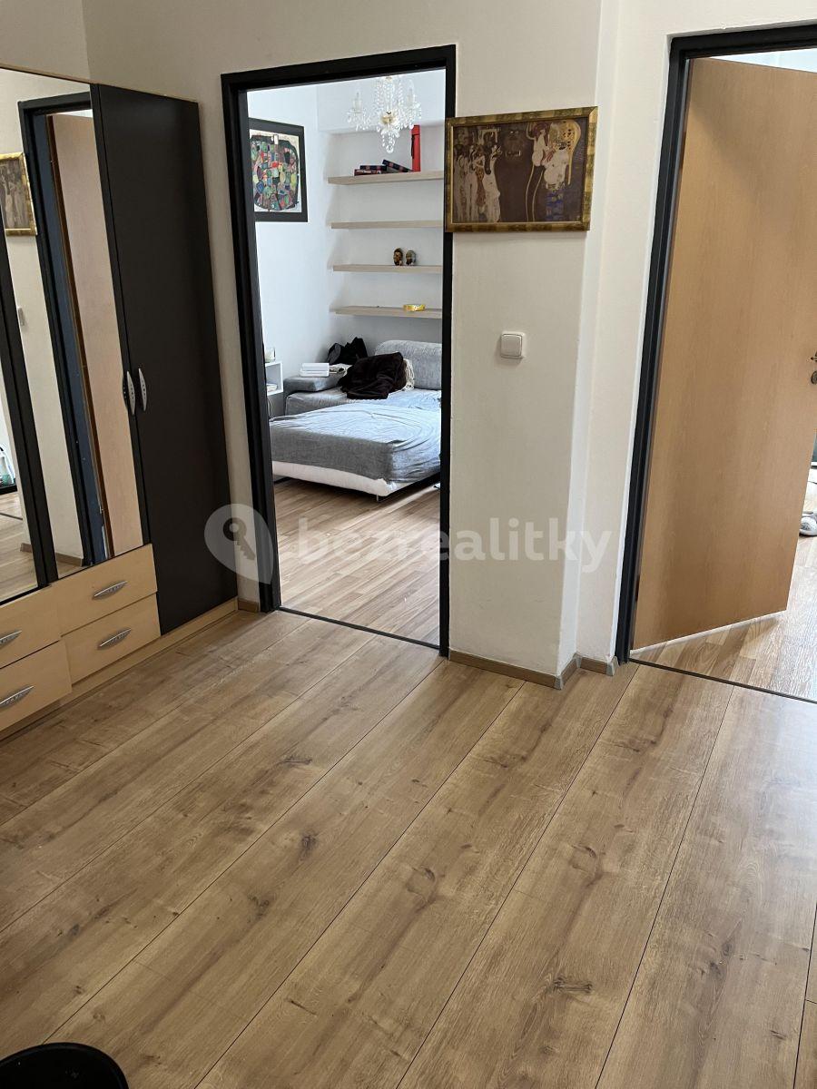 Prenájom bytu 3-izbový 70 m², U Bazénu, Praha, Praha