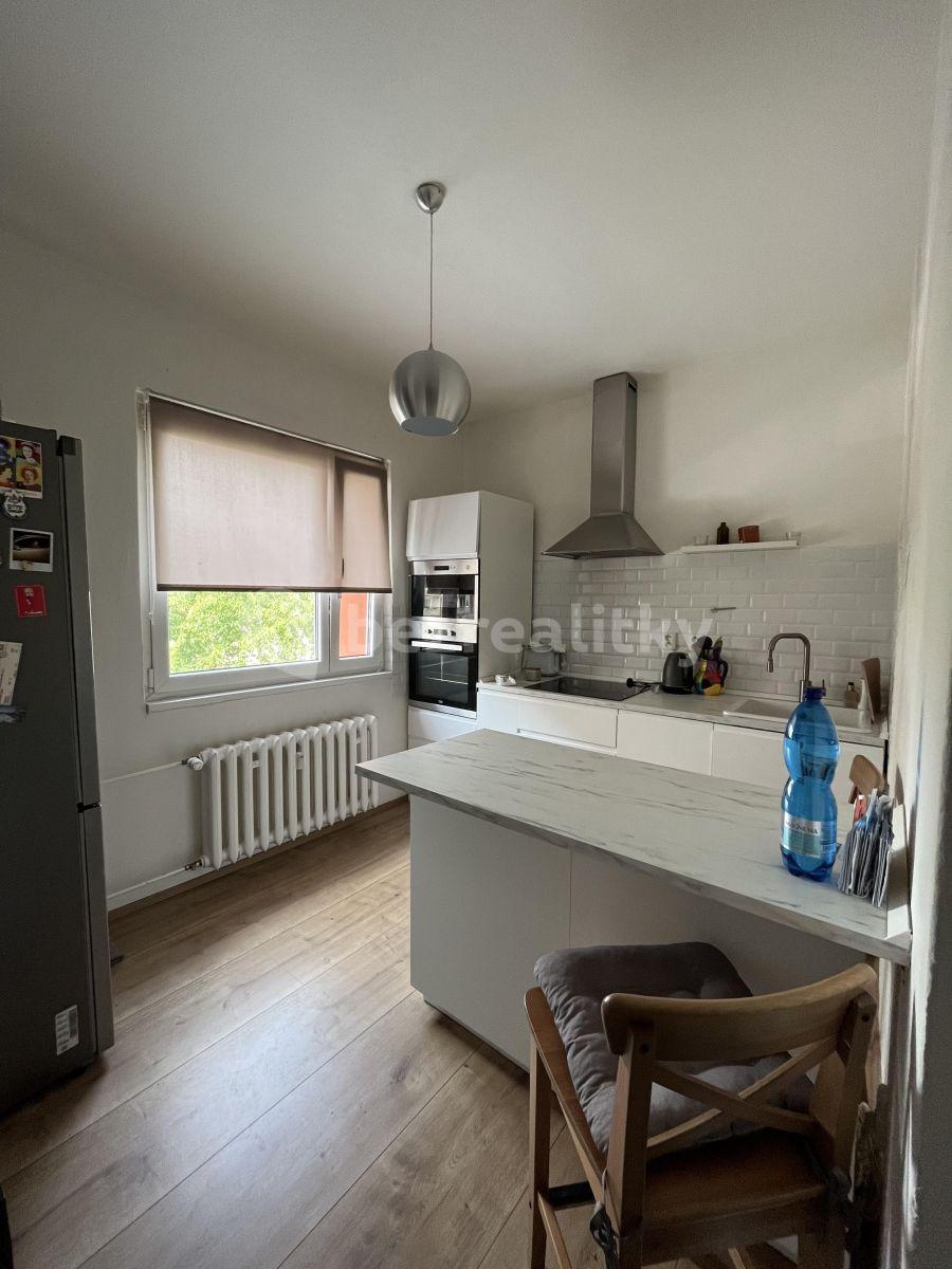 Prenájom bytu 3-izbový 70 m², U Bazénu, Praha, Praha