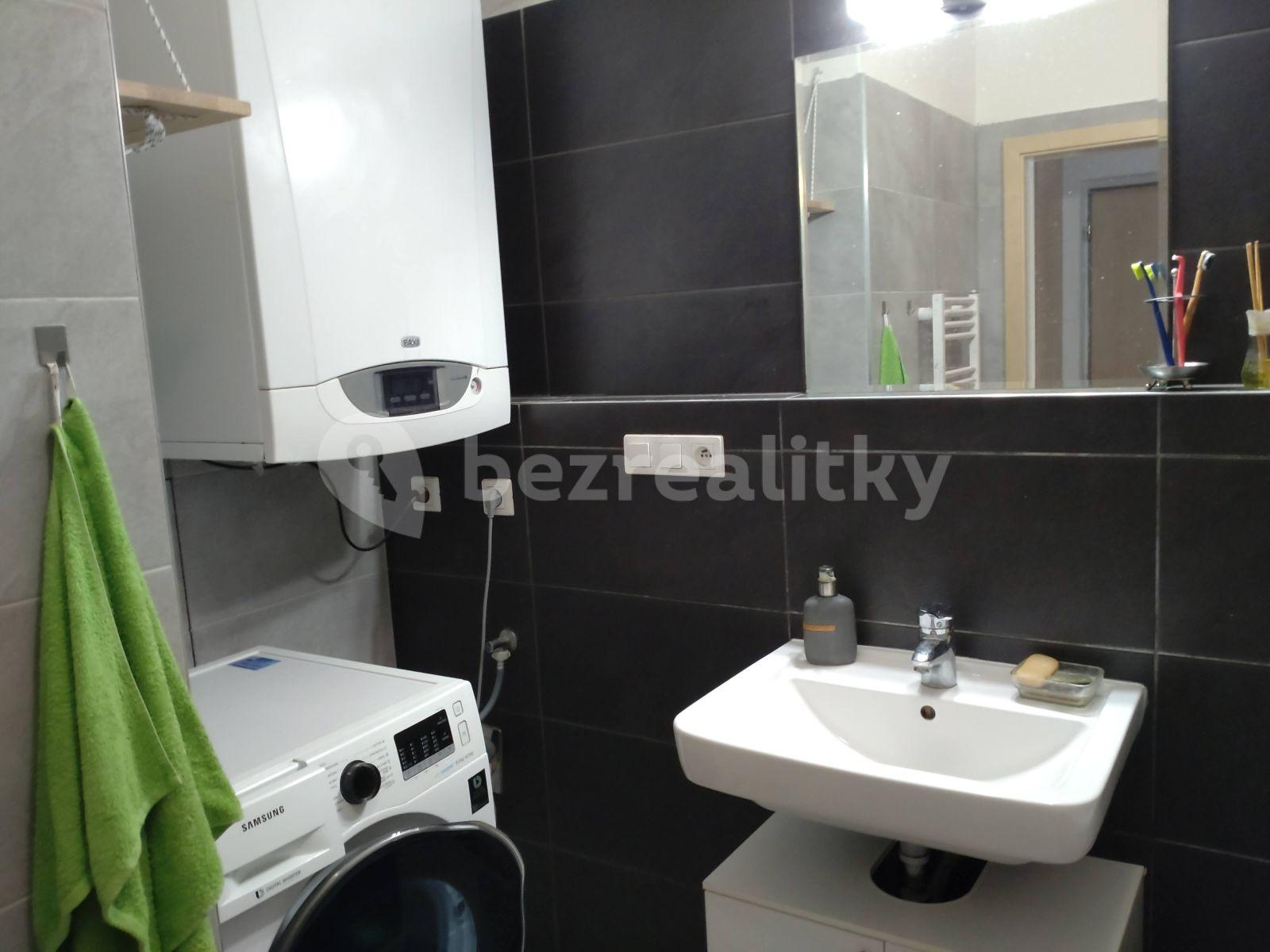 Prenájom bytu 2-izbový 64 m², Jezerůvky, Brno, Jihomoravský kraj