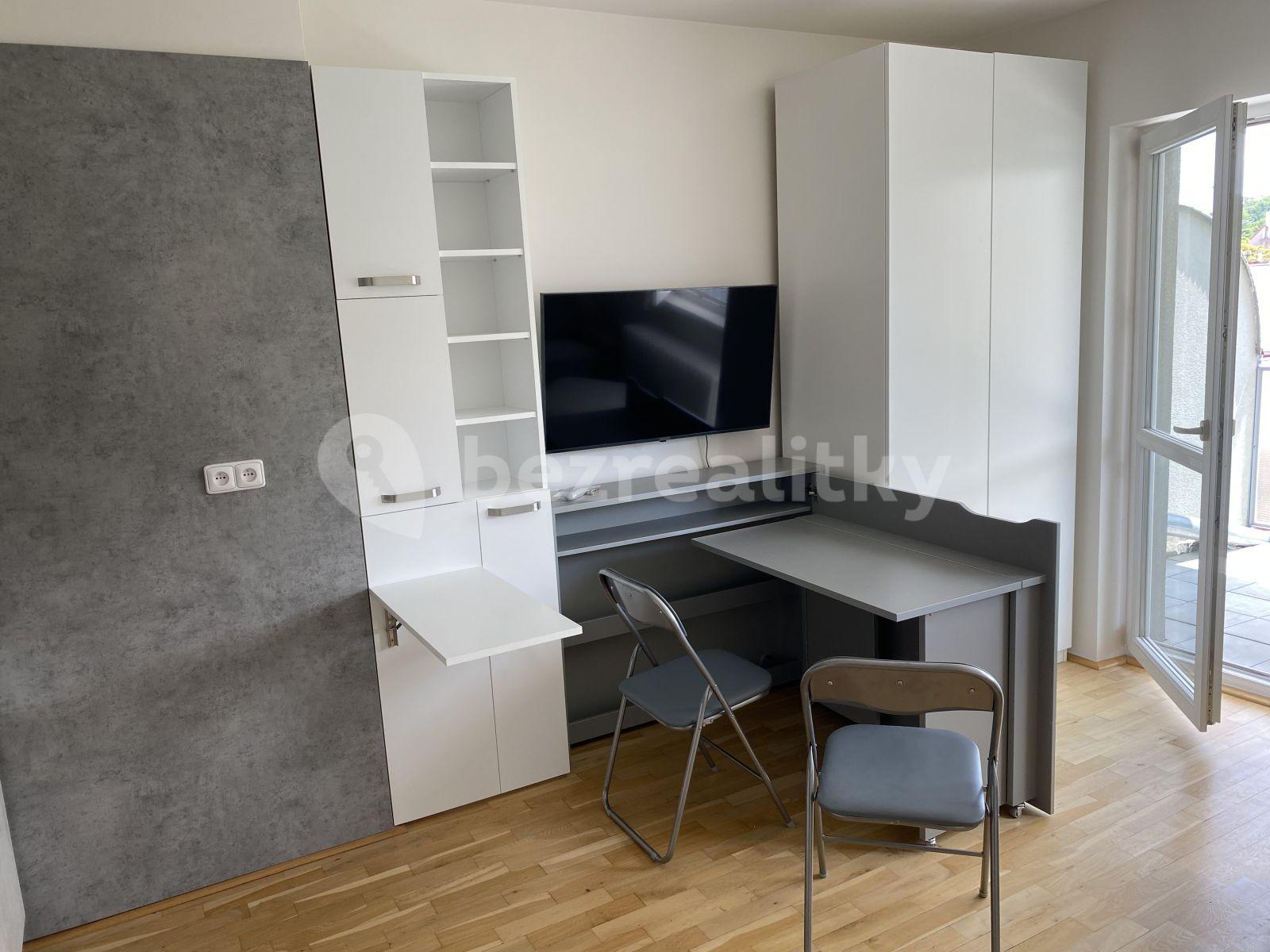 Prenájom bytu 1-izbový 26 m², U Nikolajky, Praha, Praha