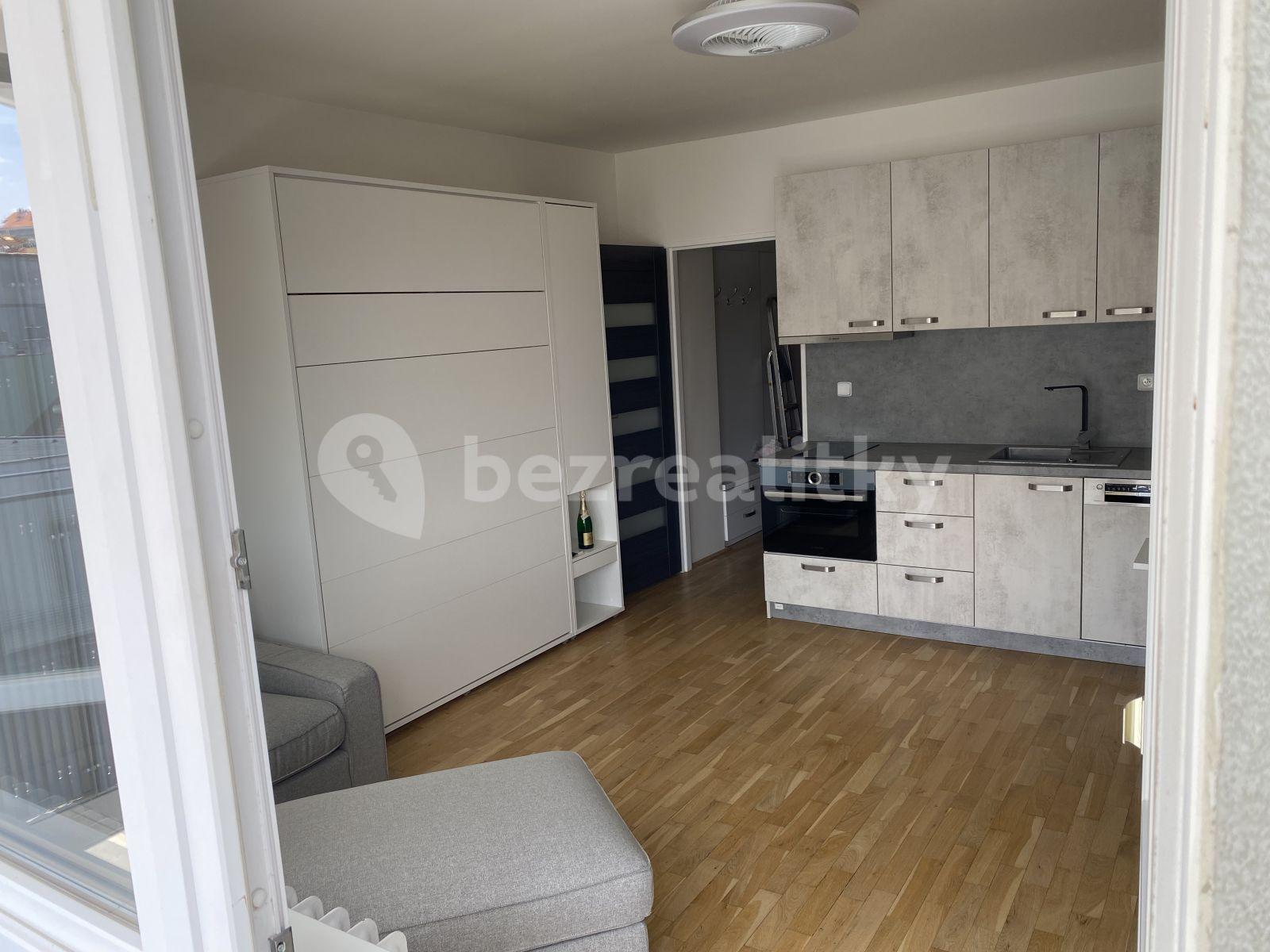 Prenájom bytu 1-izbový 26 m², U Nikolajky, Praha, Praha