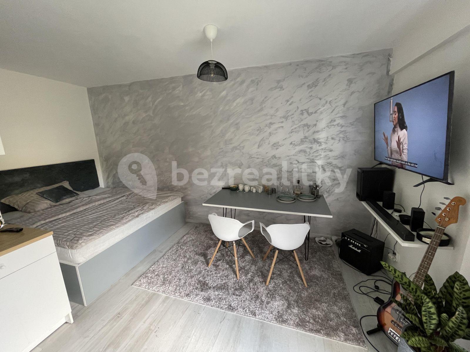 Prenájom bytu 1-izbový 29 m², Na Rokytce, Praha, Praha