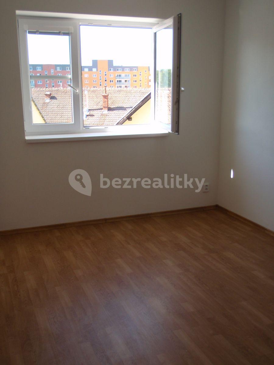 Prenájom bytu 2-izbový 63 m², třída 1. máje, Břeclav, Jihomoravský kraj