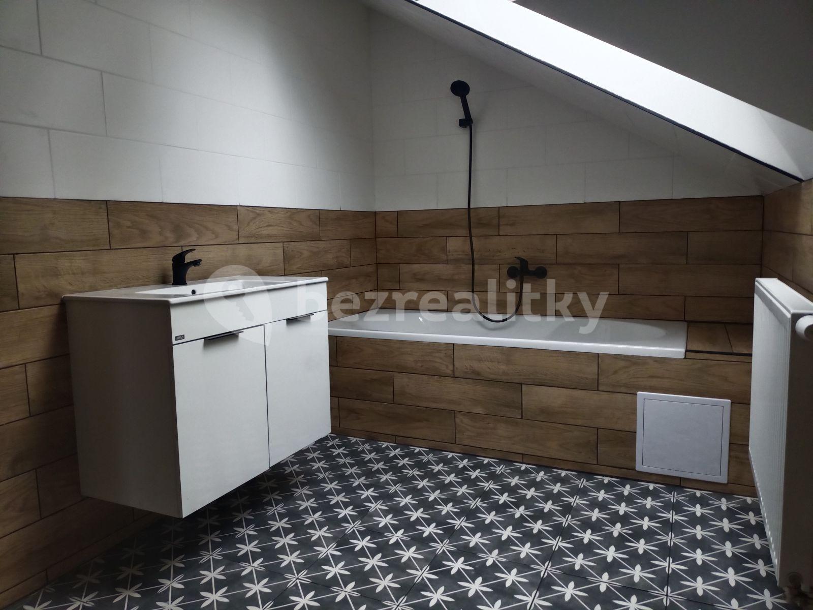 Prenájom bytu 2-izbový 68 m², Bubovická, Bubovice, Středočeský kraj