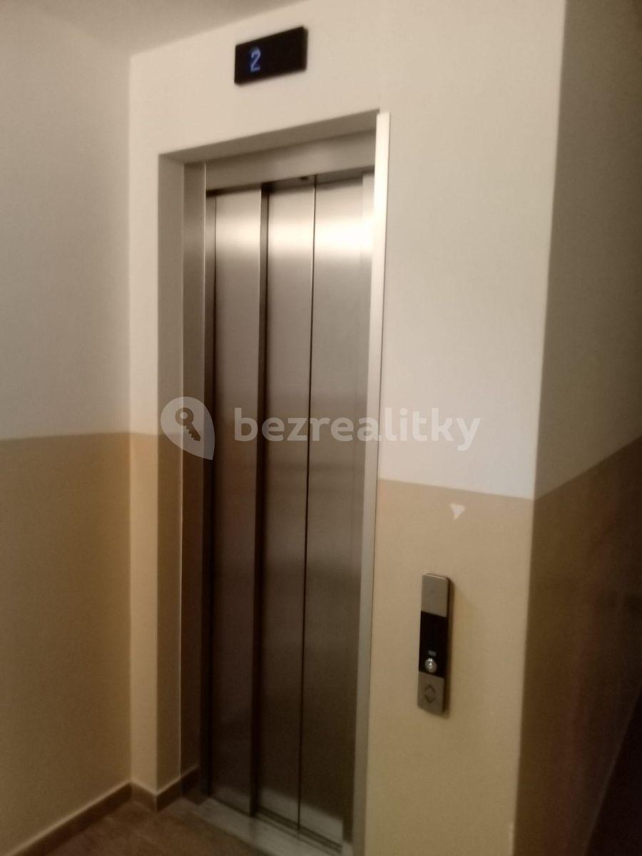 Prenájom bytu 3-izbový 73 m², Láskova, Praha, Praha